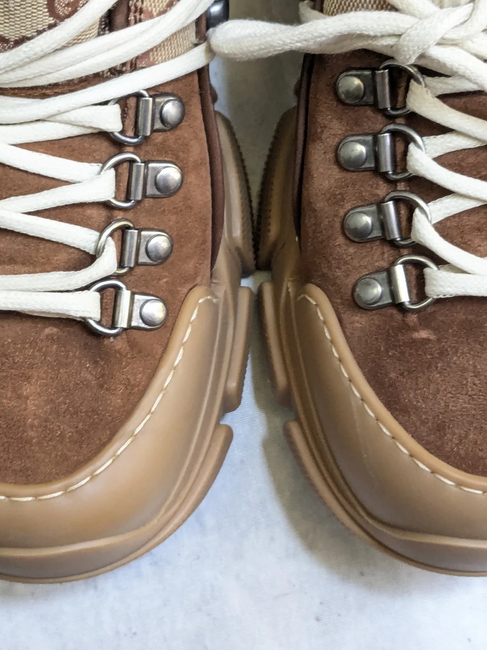 GUCCI Flashtrek Sneakers Brown Monogram Logo GG Men US 9.5 Suede Leather Hiking